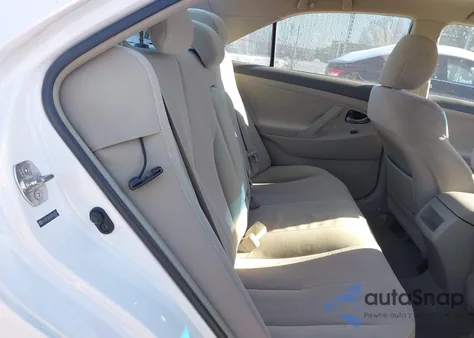 2010 Toyota Camry Le z USA, uszkodzony, nr VIN 4T4BF3EK6AR018551